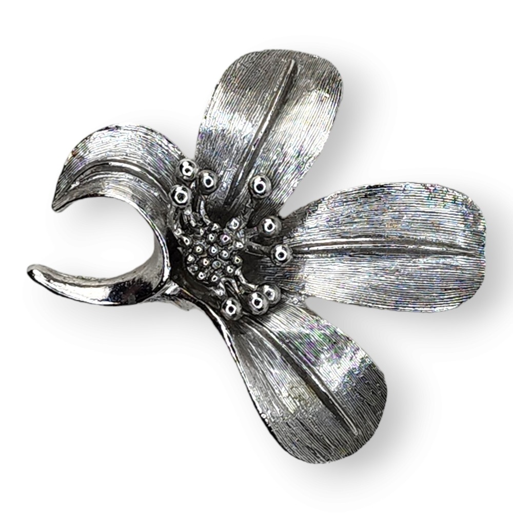Vintage Very Pretty Silver Tone Emmons Flower Brooch Pin